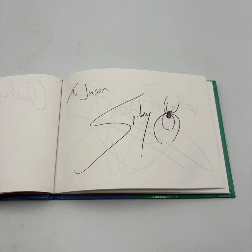 Disney Land World Park 1990's Autograph Book With‎ 26 Autographs Dated 1998